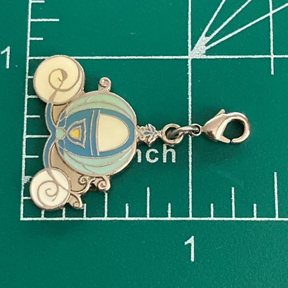 Vintage Disney Cinderella Carriage Charm Clip On for Bracelet Zipper Pull Purse - Picture 10 of 10